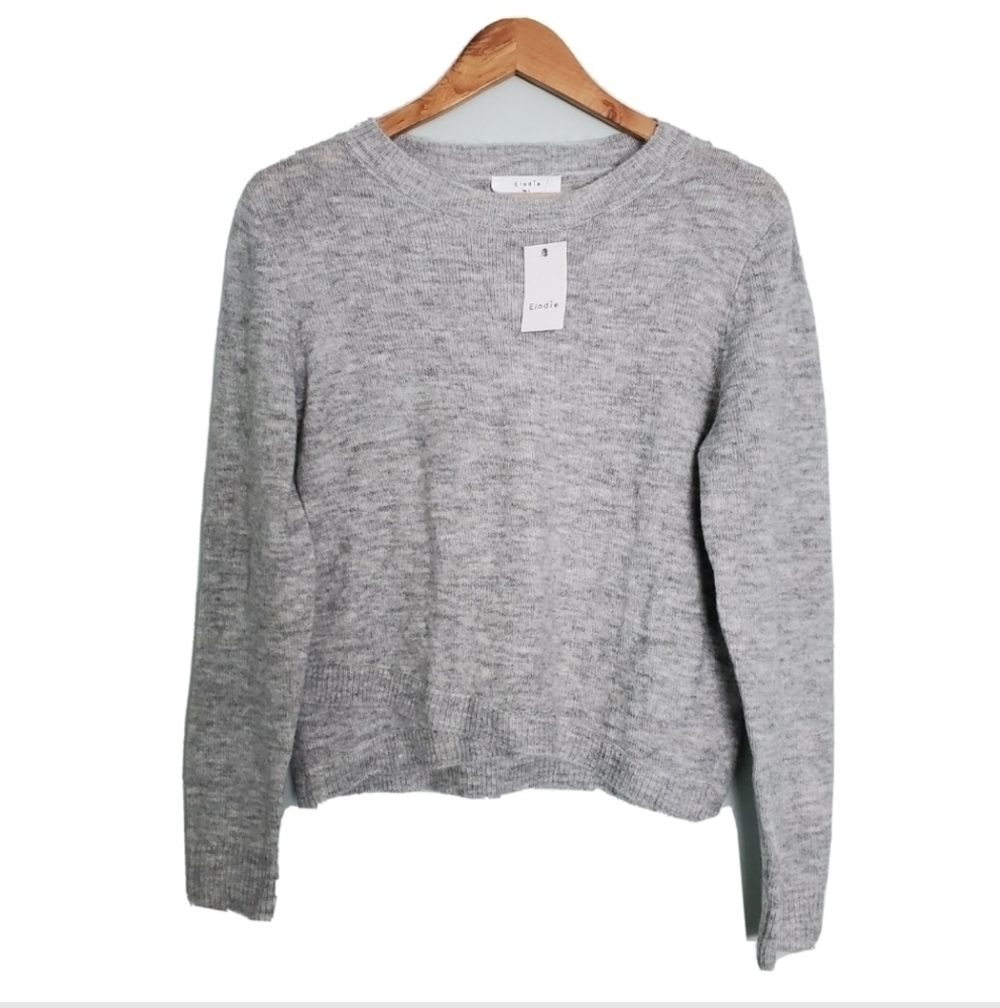 NWT Elodie Gray Lightweight Crew Neck Sweater - Picture 2 of 5